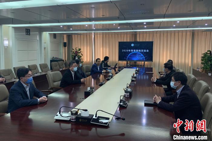 寧夏大學2020年春季首場綜合類“網絡雙選會”現(xiàn)場。　李佩珊 攝
