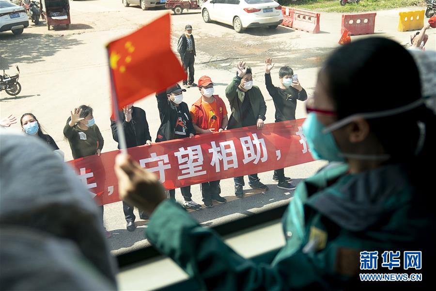 （聚焦疫情防控·圖文互動）（1）分秒必爭！一切為了治病救人——中國抗疫生命至上的生動實踐